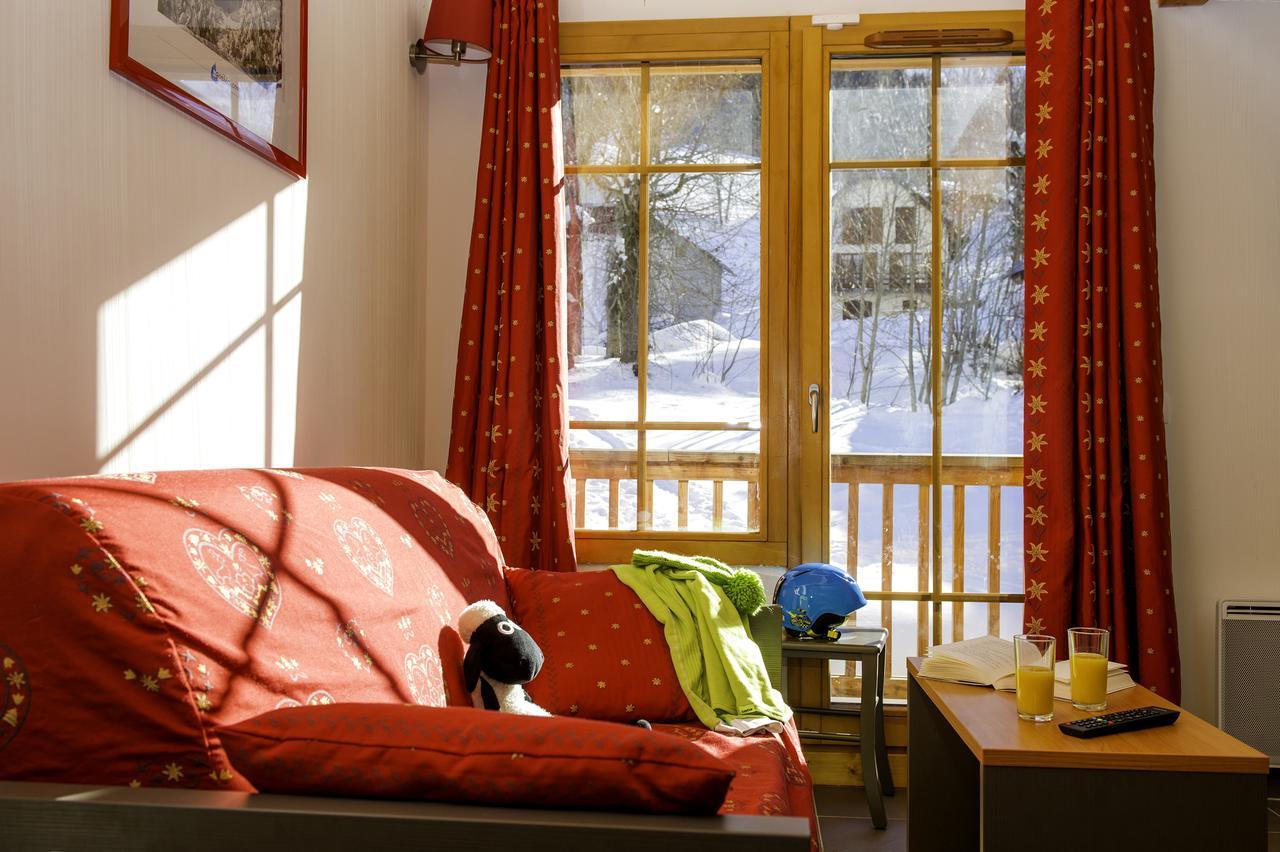 Goelia Les Chalets De Belledonne Saint-Colomban-des-Villards 外观 照片